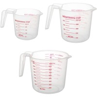 Set of plastic measuring cups (3 pieces)